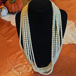 Elegant Cream Pearl Necklace